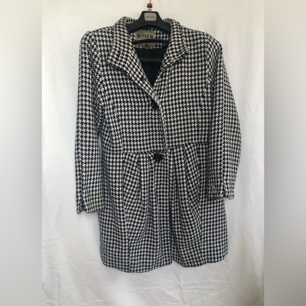 Sarah Jessica Parker Bitten houndstooth medium length coat